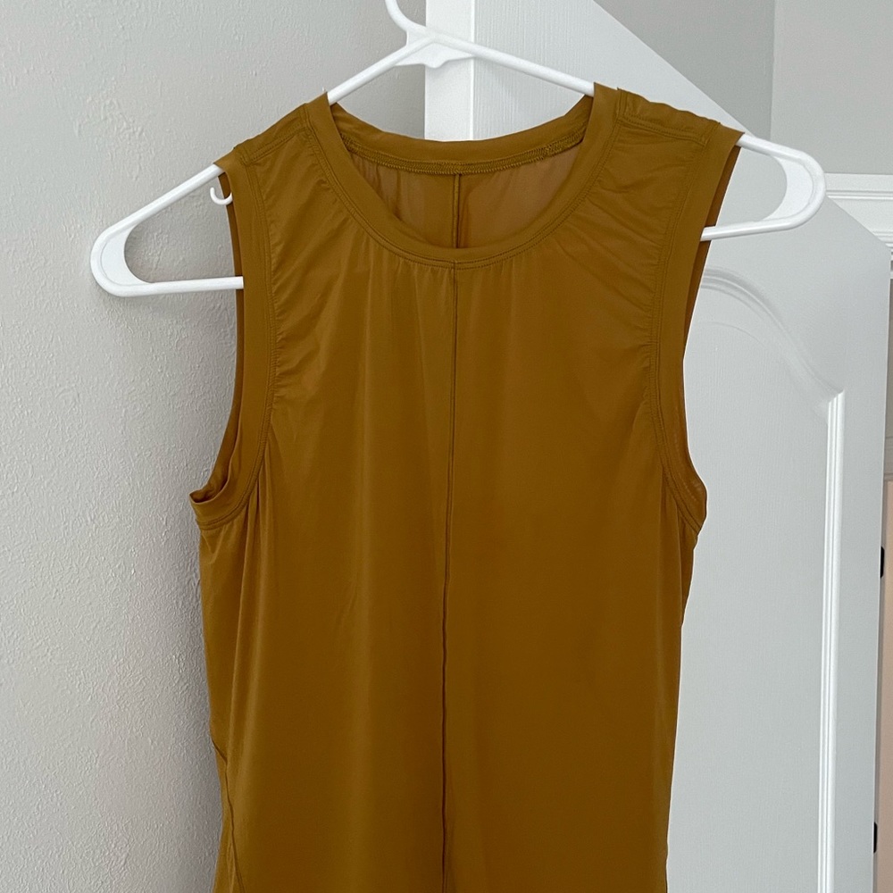 Lululemon lightweight tank